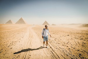 Egiptólogo / Egiptóloga